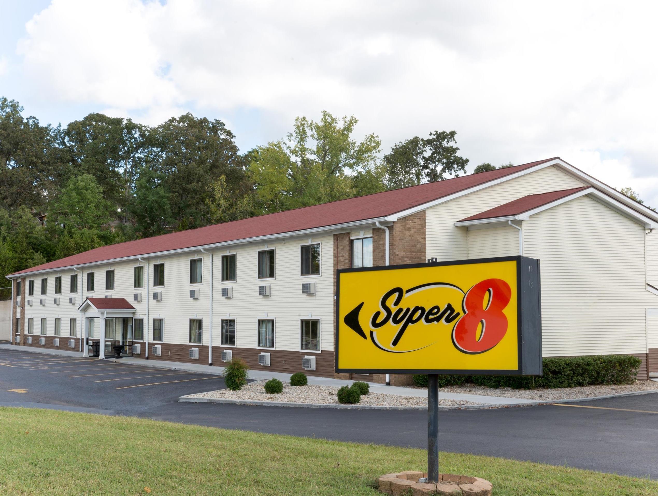 Super 8 By Wyndham Radcliff Ft. Knox Area Hotell Exteriör bild