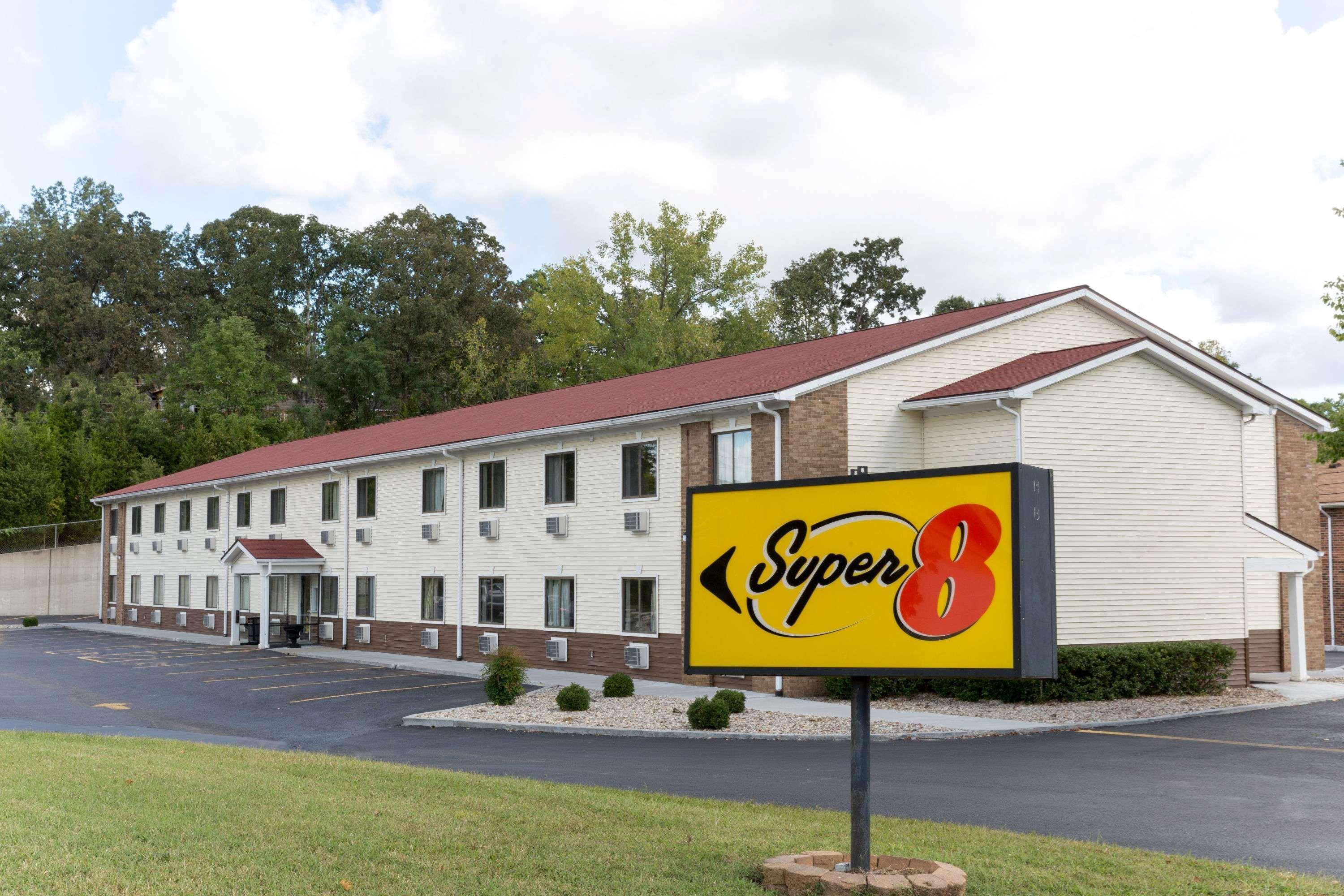 Super 8 By Wyndham Radcliff Ft. Knox Area Hotell Exteriör bild