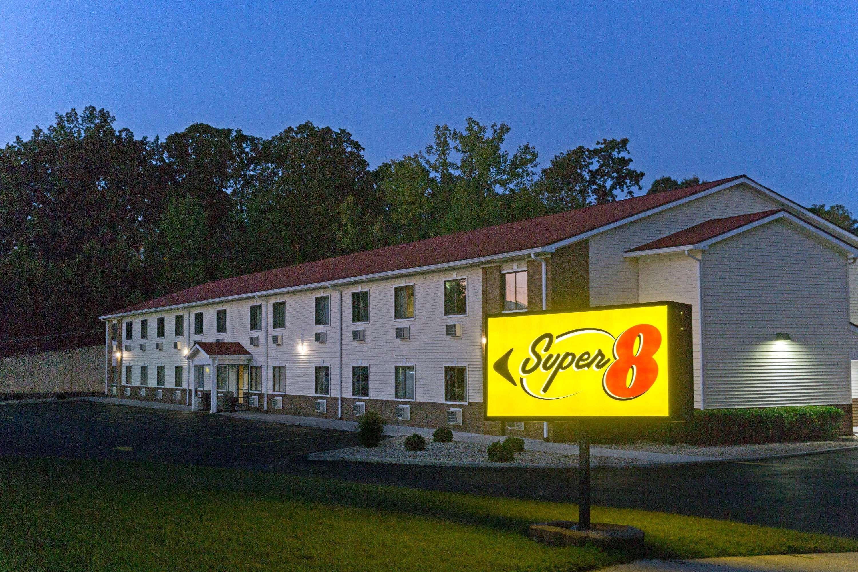 Super 8 By Wyndham Radcliff Ft. Knox Area Hotell Exteriör bild