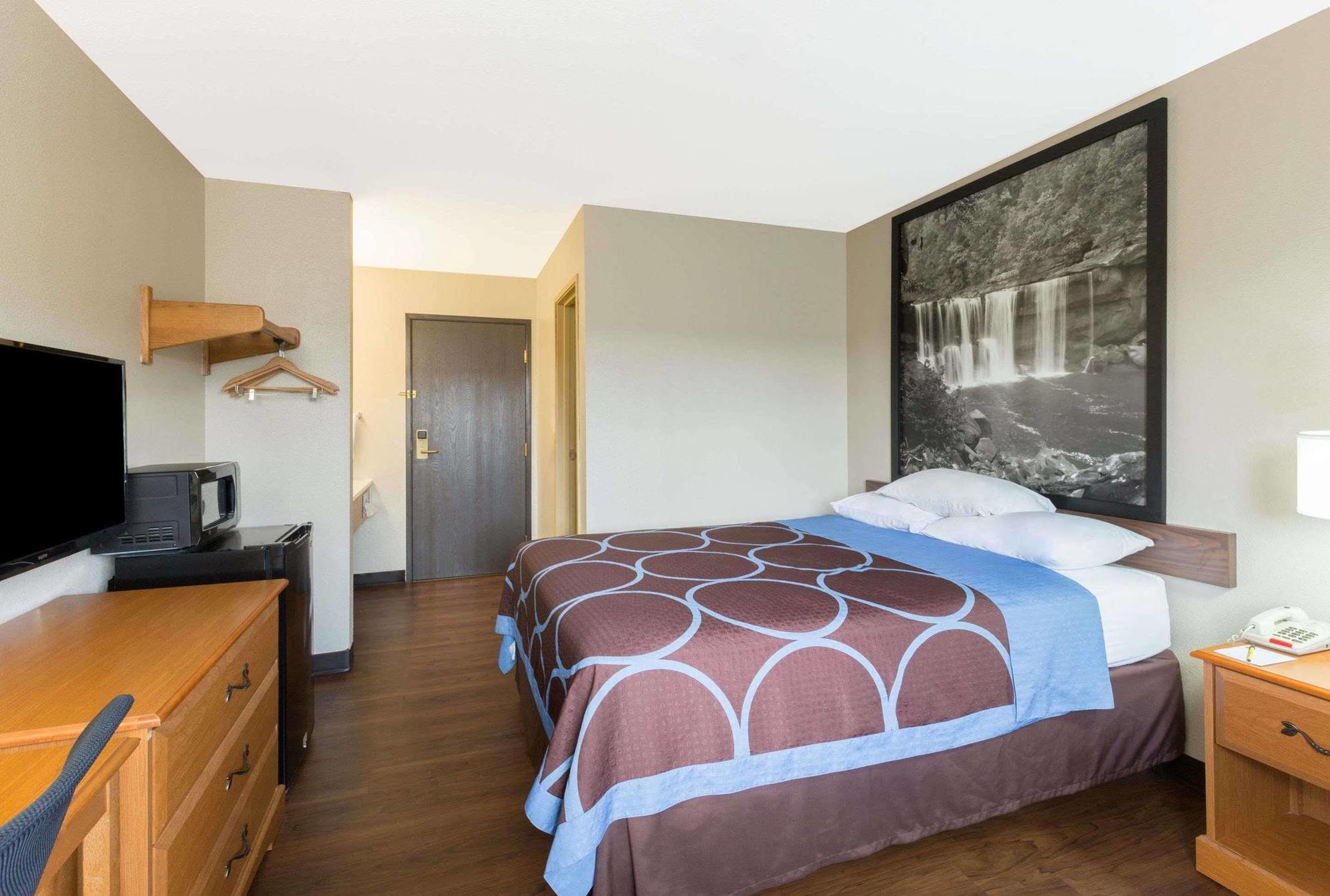Super 8 By Wyndham Radcliff Ft. Knox Area Hotell Exteriör bild