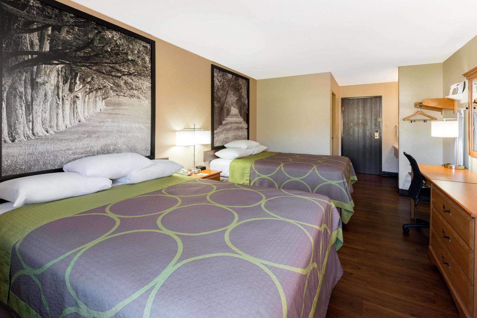 Super 8 By Wyndham Radcliff Ft. Knox Area Hotell Exteriör bild